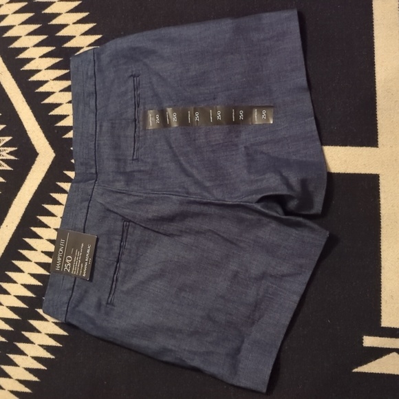 NWT Banana Republic Hampton Fit Shorts - Picture 2 of 8